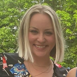 Meet your Posher, Stefanie